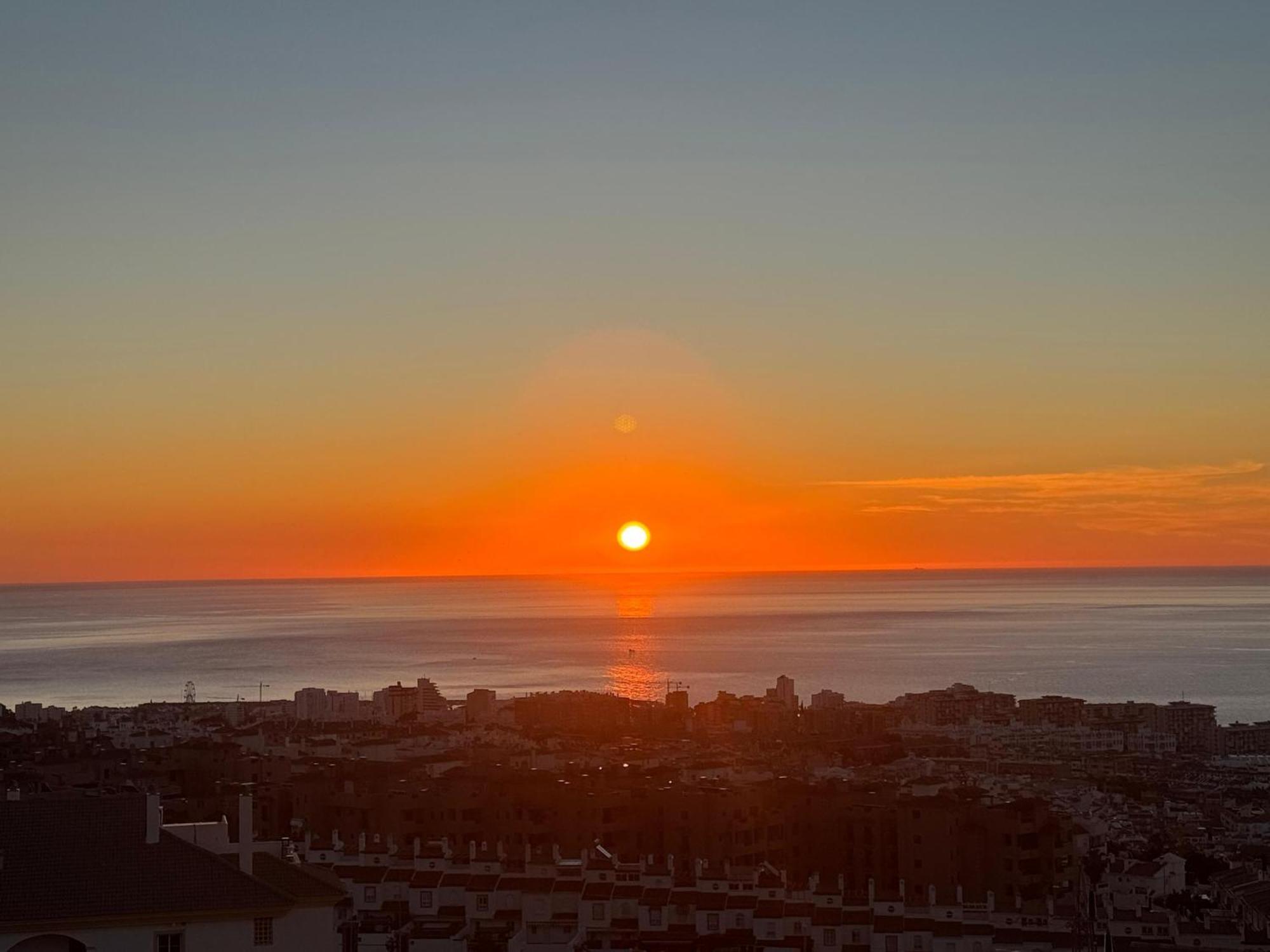 Peaceful Studio With Amazing Sea Views And Free Parking Benalmádena Esterno foto